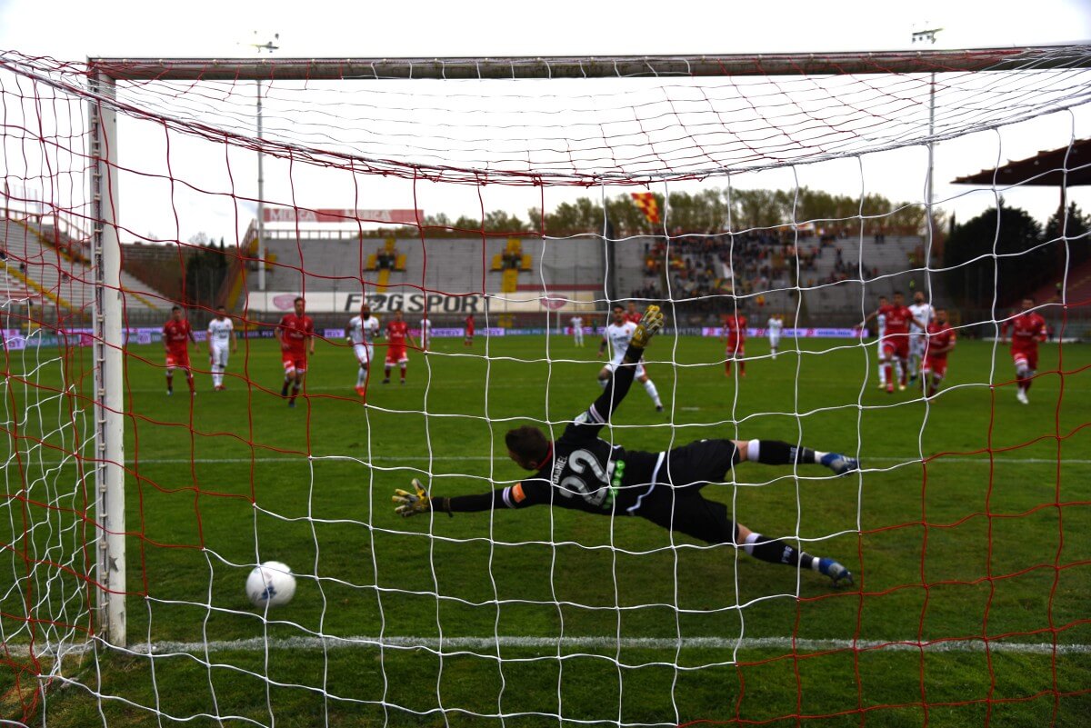 Goal or no-goal? Fans won’t know until VAR confirms it